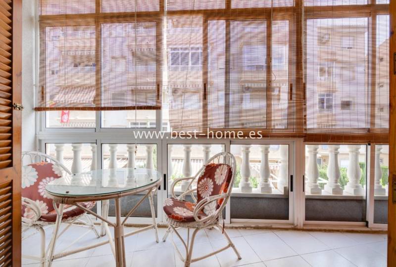 Apartament - Wtórny - Torrevieja - Torrevieja