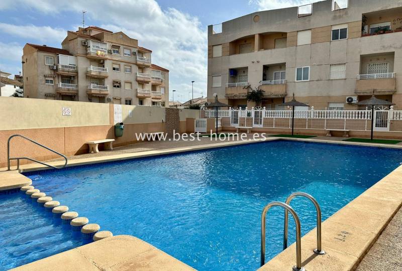 Apartament - Wtórny - Torrevieja - Torrevieja