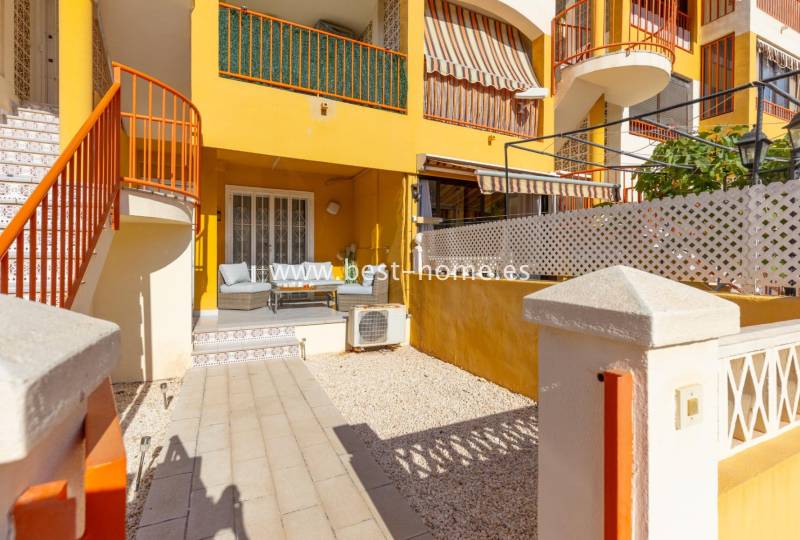 Apartament - Wtórny - Torrevieja - Torrevieja