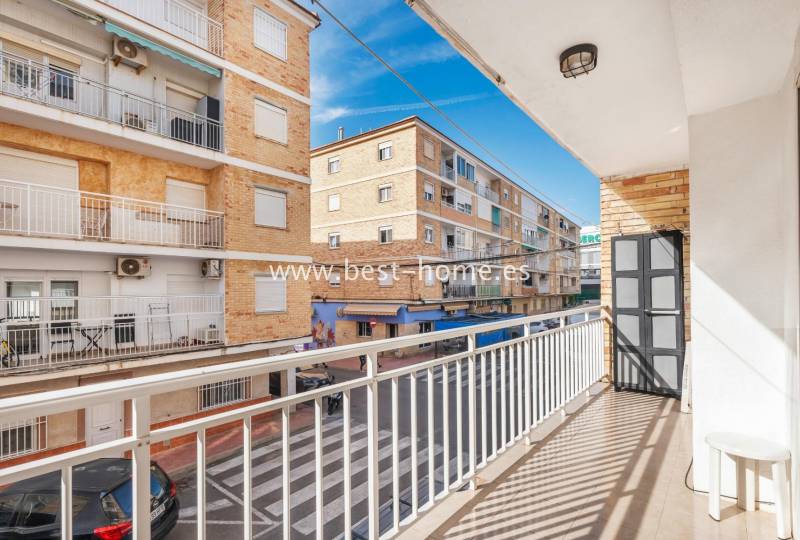 Apartament - Wtórny - Torrevieja - Torrevieja