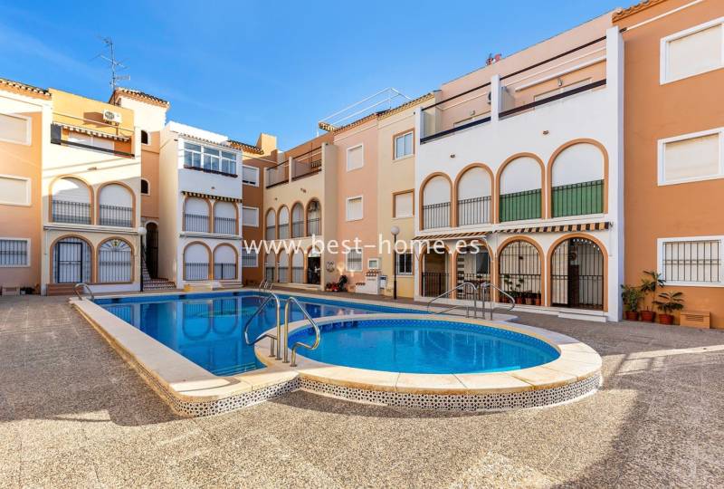 Apartament - Wtórny - Torrevieja - Torrevieja