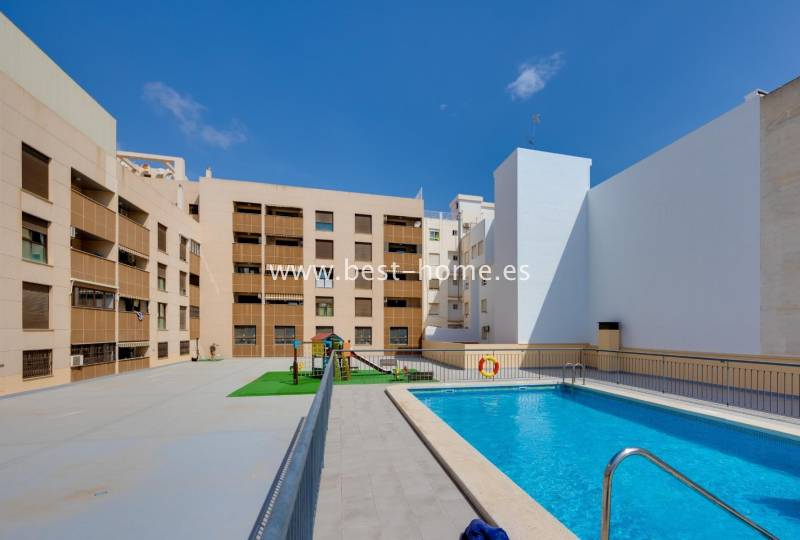 Apartament - Wtórny - Torrevieja - Torrevieja