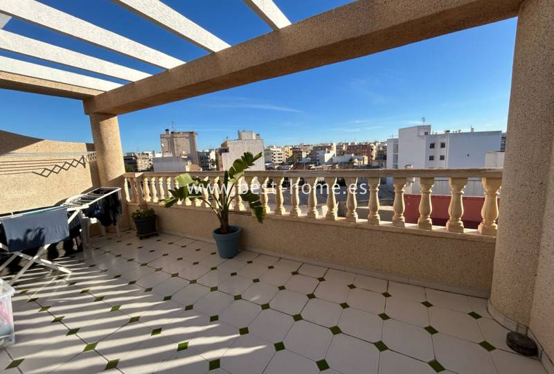 Apartament - Wtórny - Torrevieja - Torrevieja