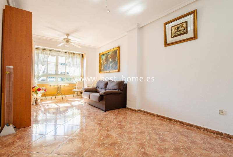 Apartament - Wtórny - Torrevieja - Torrevieja