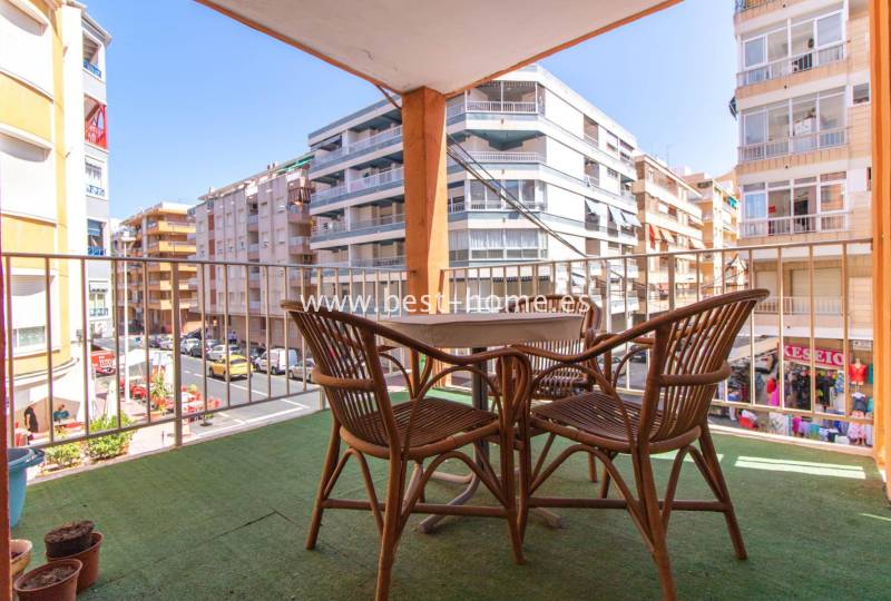 Apartament - Wtórny - Torrevieja - Torrevieja