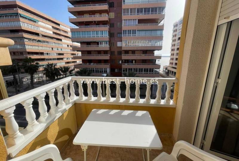 Apartament - Wtórny - Torrevieja - Torrevieja