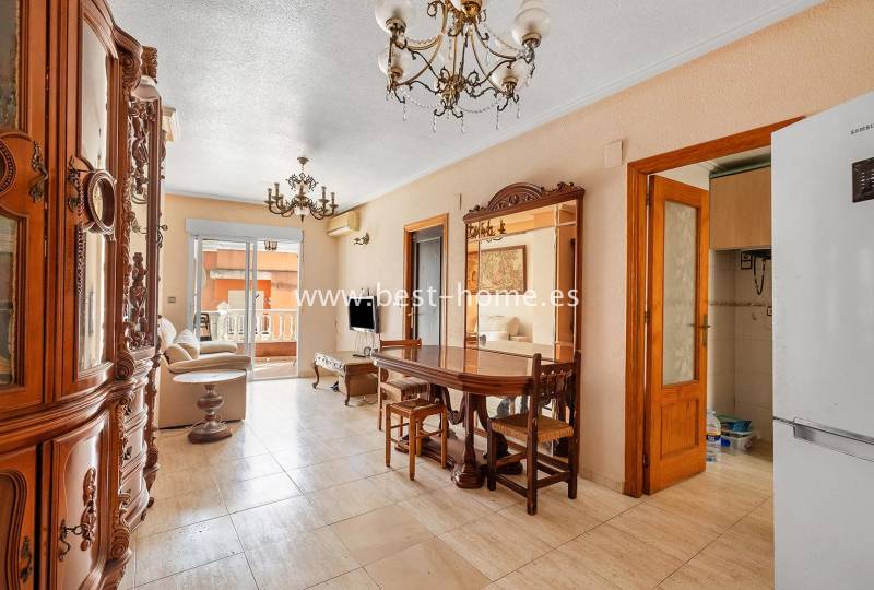 Apartament - Wtórny - Torrevieja - Torrevieja