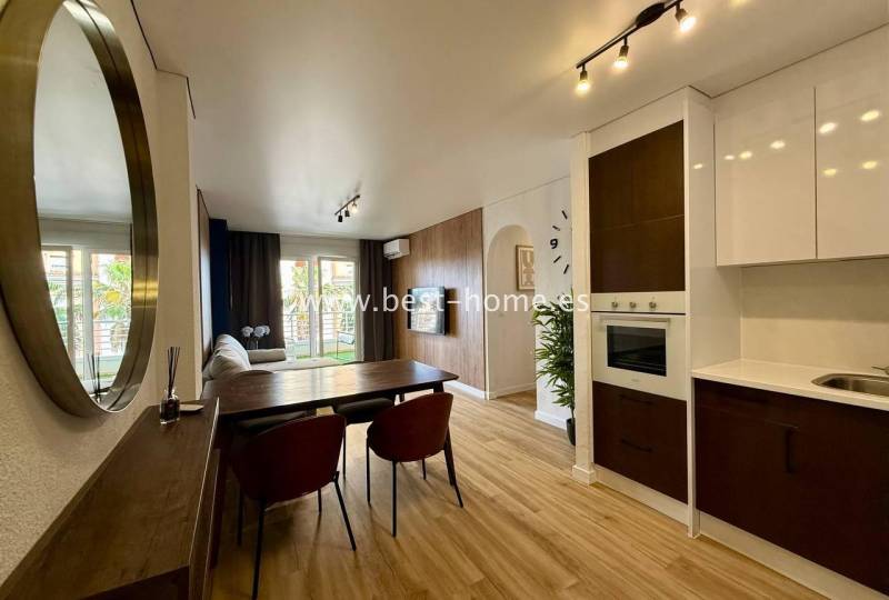 Apartament - Wtórny - Torrevieja - Torrevieja