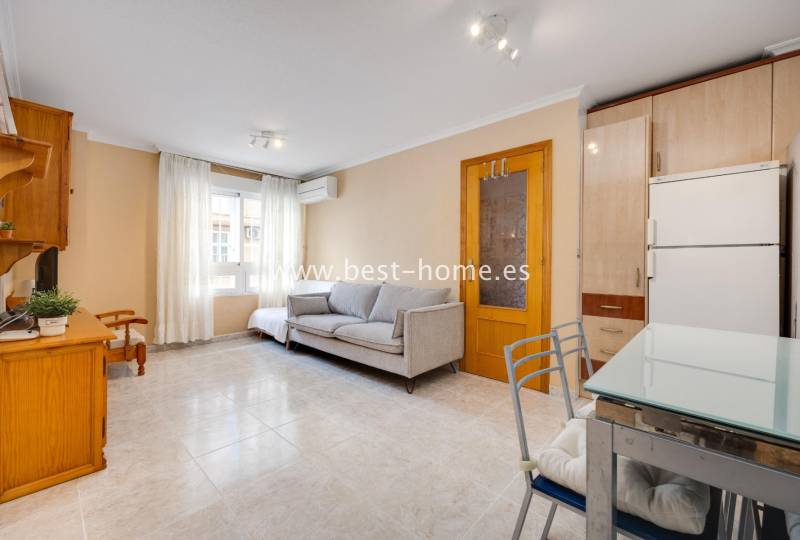 Apartament - Wtórny - Torrevieja - Torrevieja