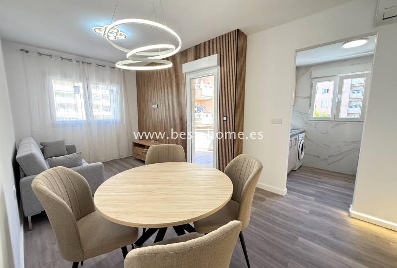 Apartament - Wtórny - Torrevieja - Torrevieja