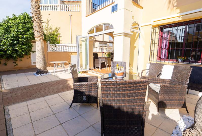 Apartament - Wtórny - Torrevieja - Torrevieja