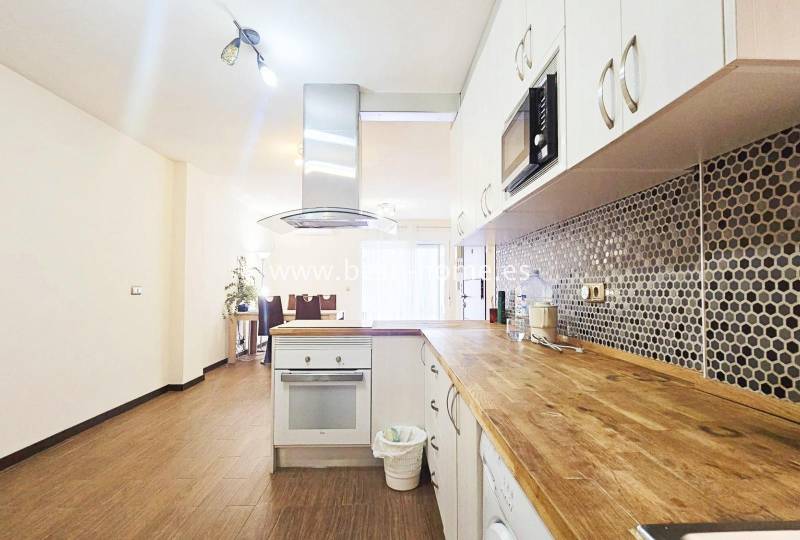 Apartament - Wtórny - Torrevieja - Torrevieja