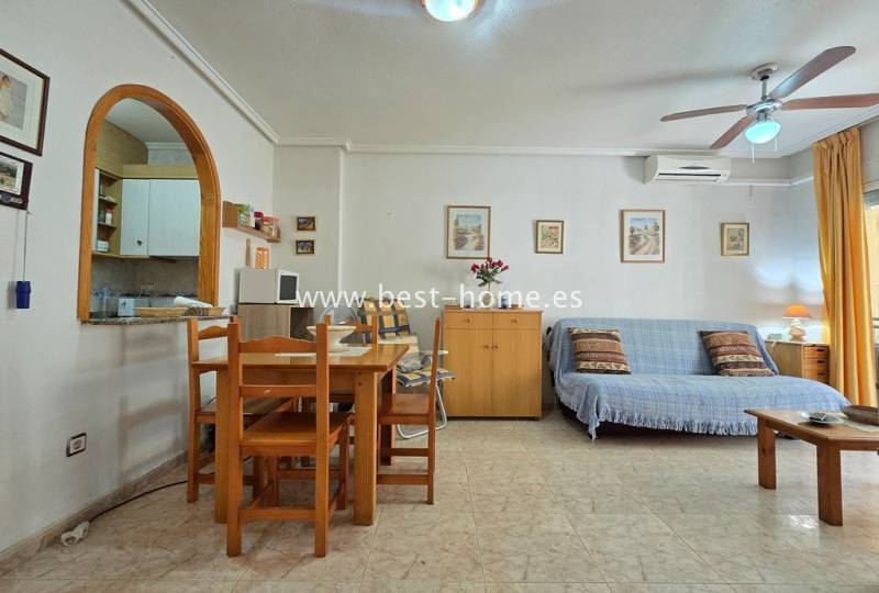 Apartament - Wtórny - Torrevieja - Torrevieja