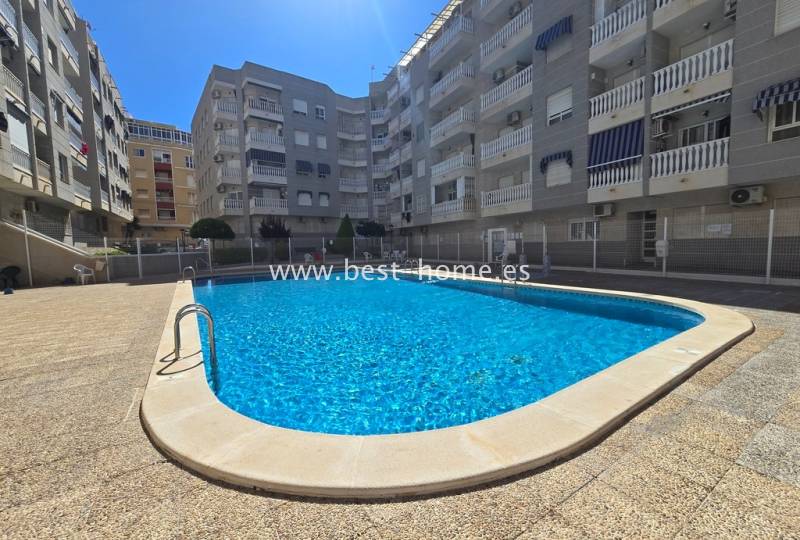 Apartament - Wtórny - Torrevieja - Torrevieja