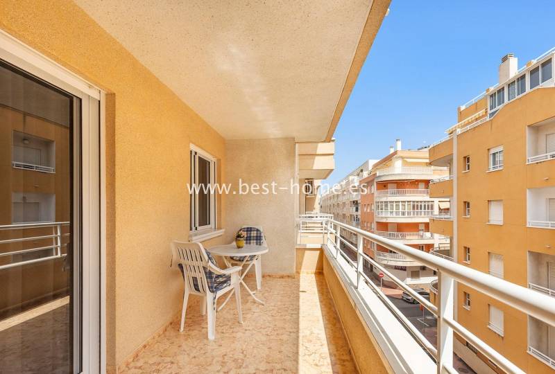 Apartament - Wtórny - Torrevieja - Torrevieja