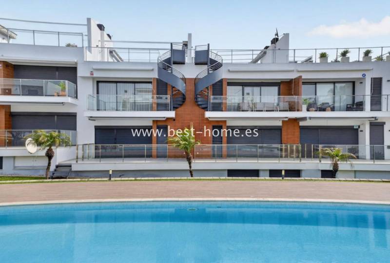 Bungalow - Sale - Los Altos - Los Altos