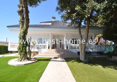 Dom / Willa - Wtórny - Torrevieja - BH591990