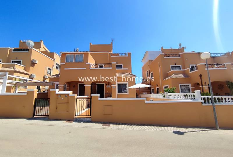 Townhouse - Sale - Los Altos - Los Altos