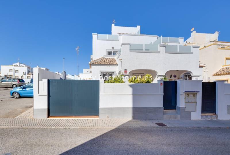 Townhouse - Sale - Los Altos - Los Altos