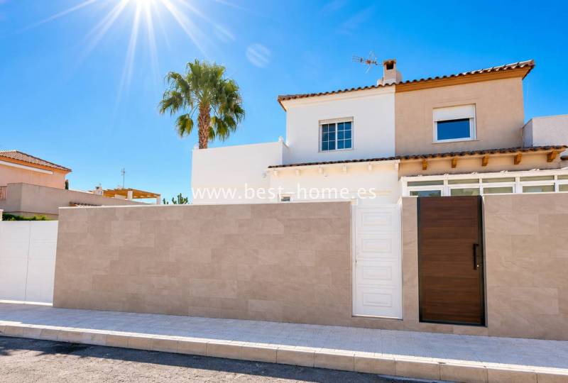 Townhouse - Sale - Los Altos - Los Altos