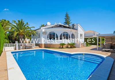 Villa - Sale - Ciudad Quesada - BH1173237