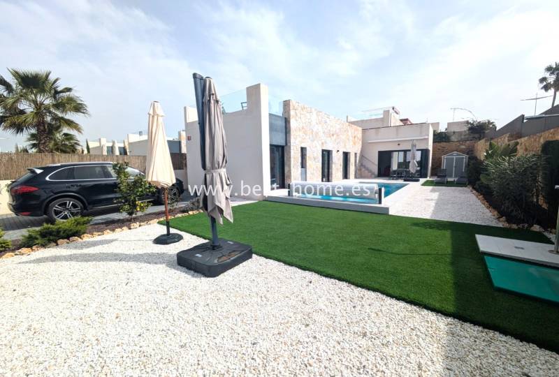 Villa - Sale - La Finca - La Finca