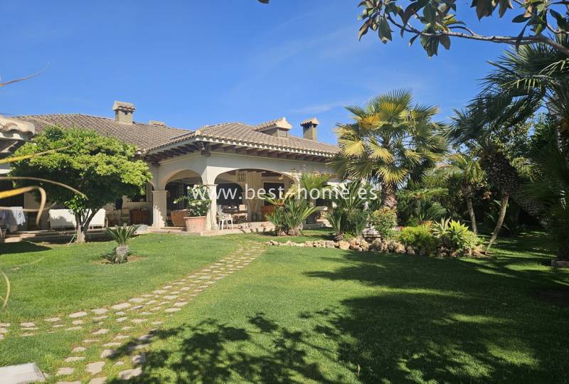 Villa - Sale - Novelda - Novelda