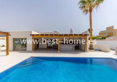 Villa - Sale - Torrevieja - BH101235 