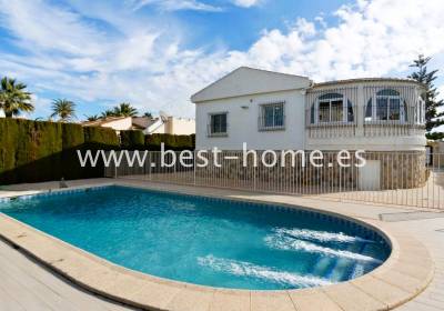 Villa - Sale - Torrevieja - BH96Z494
