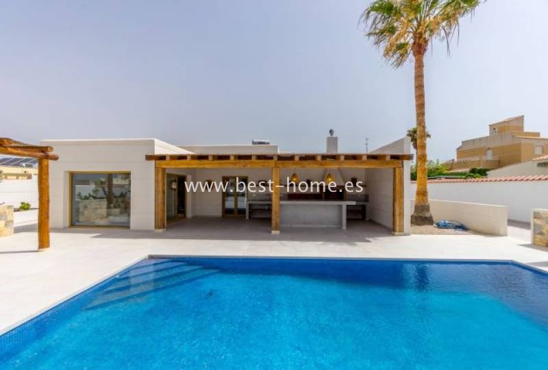 Villa - Sale - Torrevieja - Torrevieja