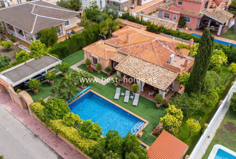 Villa - Sale - Torrevieja - Torrevieja