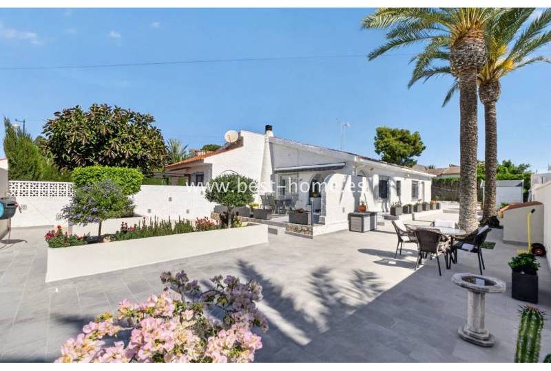 Villa - Sale - Torrevieja - Torrevieja