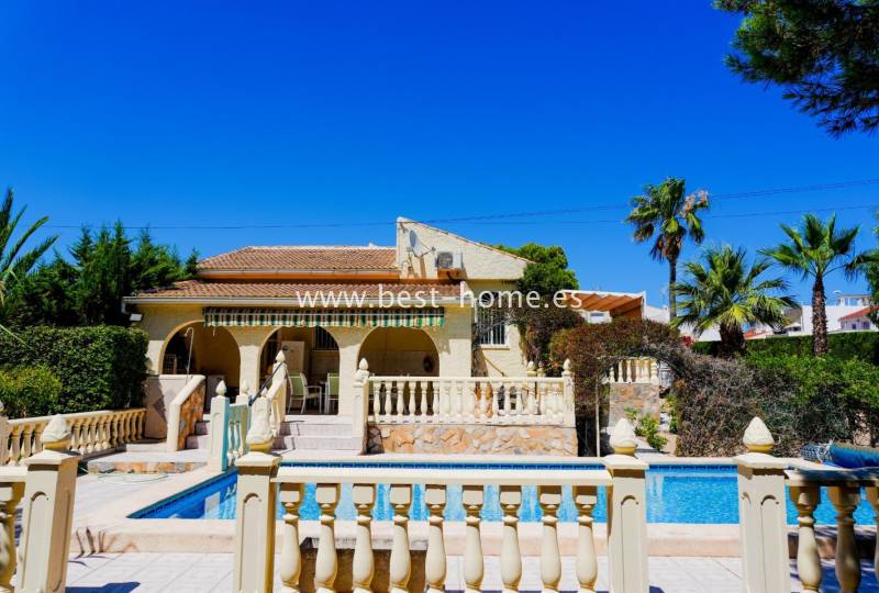 Villa - Sale - Torrevieja - Torrevieja